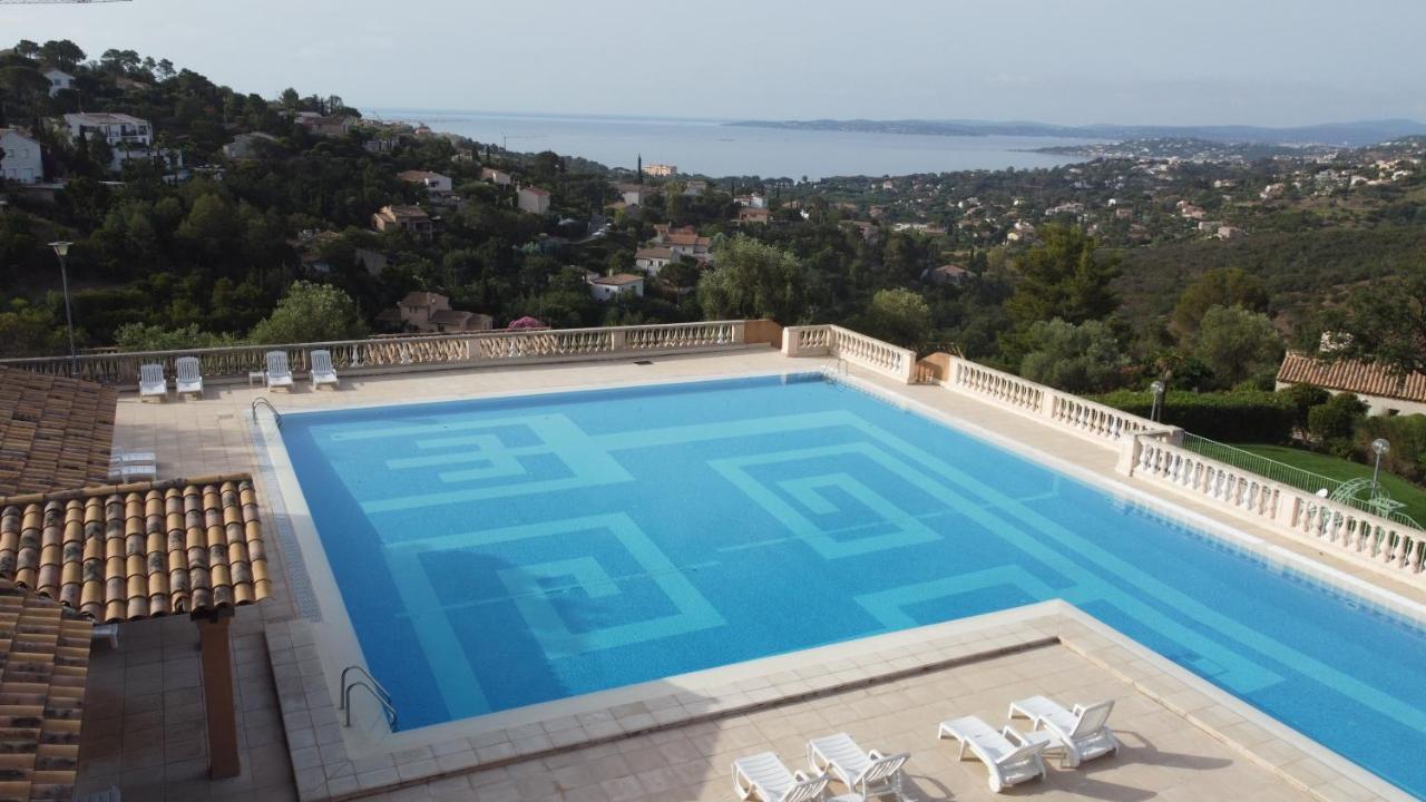 6 Pers Grande Terrasse Superbe Vue Et Golfe De Saint Tropez, Piscine * Les Issambres